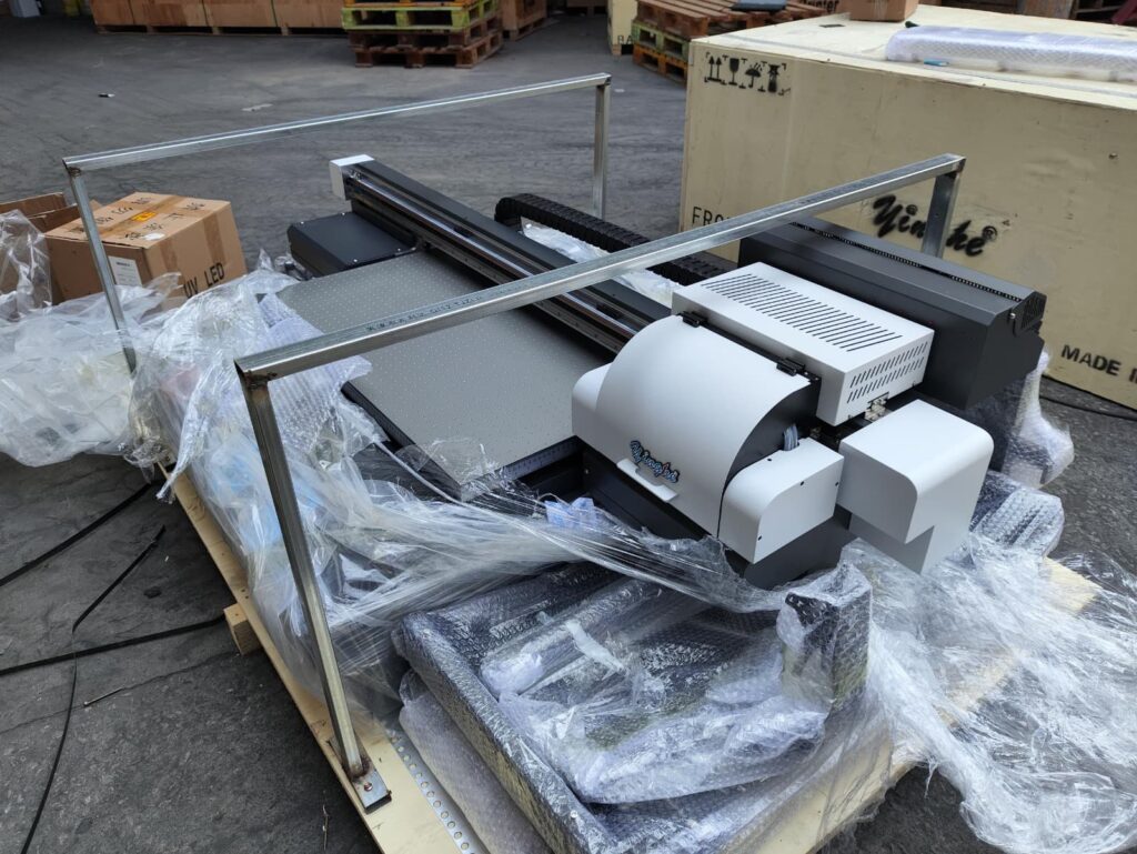 UV Flatbed Printer Machine – High-Precision, Multi-Media UV Printing with TX800 Printheads & Sinkable Platform