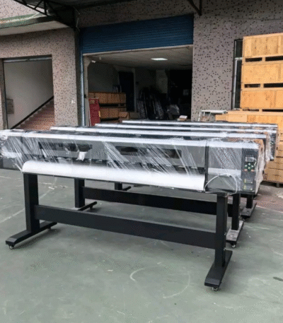 3.2 meter large format eco solvent printer with Epson Dx5 printhead printing vibrant banner